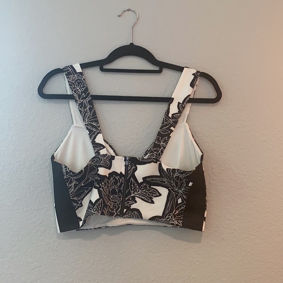 Cropped Top - Picture 2 of 2